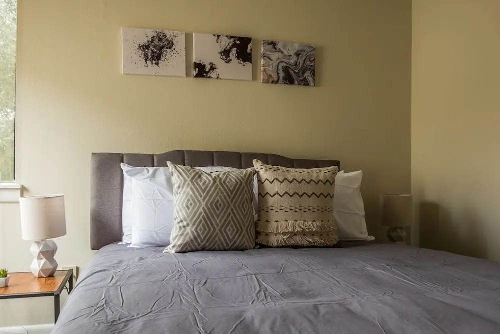 2 BR Apt in Windy Hill near beach by Frontdesk
