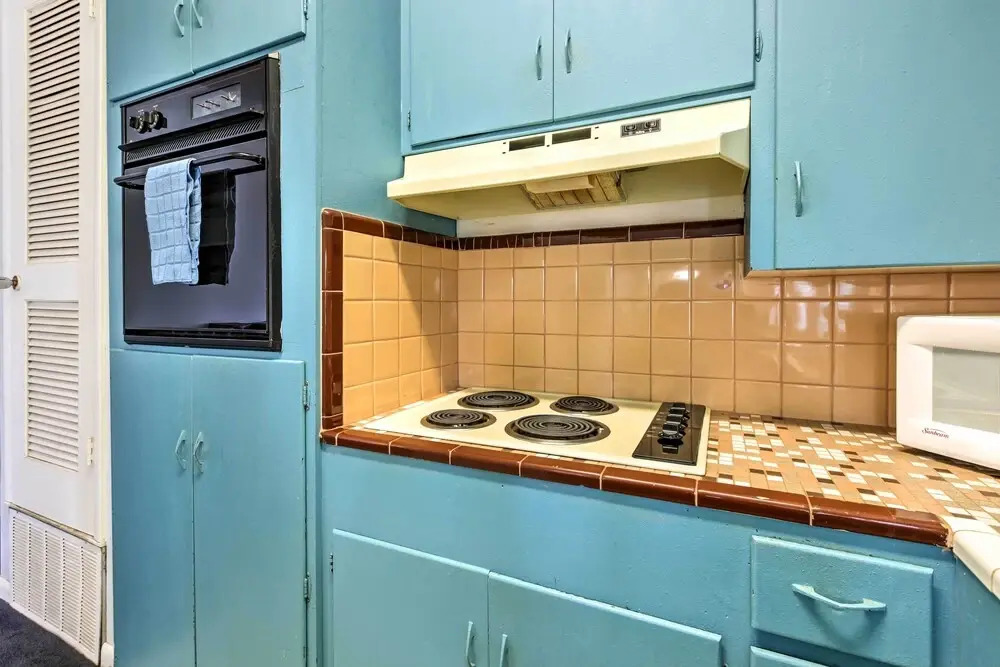 Historic Galveston Apartment - 1 Mi to The Strand!