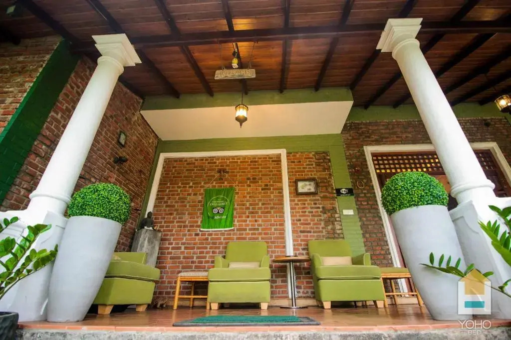 Airport Green Olive Villa