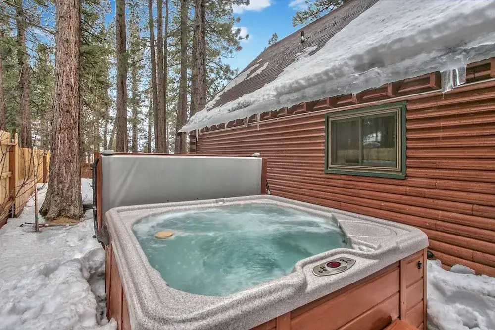 Meadow View 764S - 2 Br cabin by RedAwning