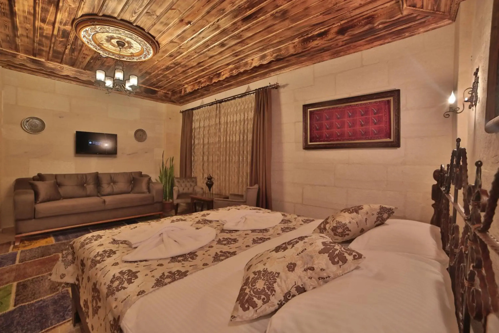 Caravanserai Inn Hotel