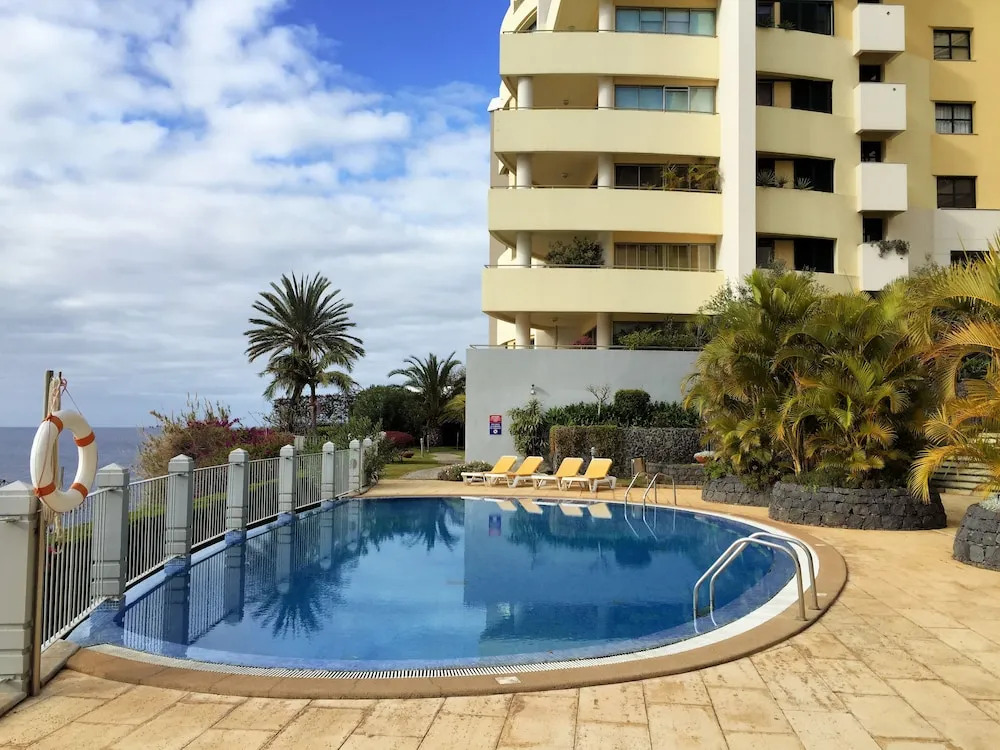 Superior Rentals in Madeira - Lido