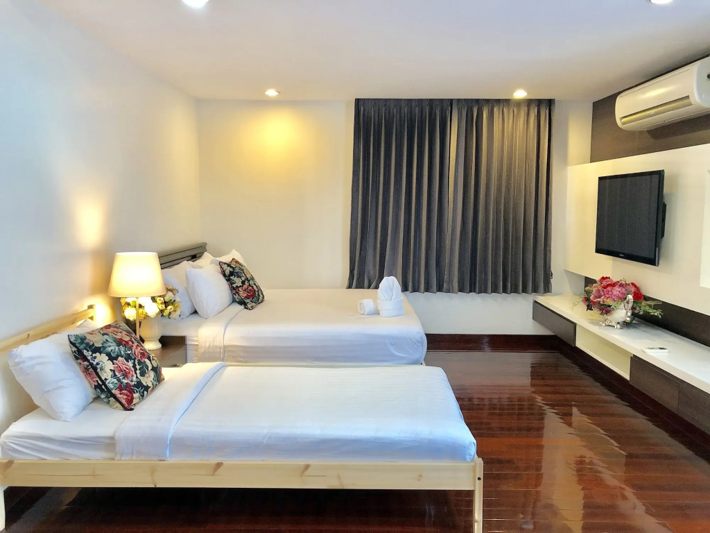 14 Place Sukhumvit Suites