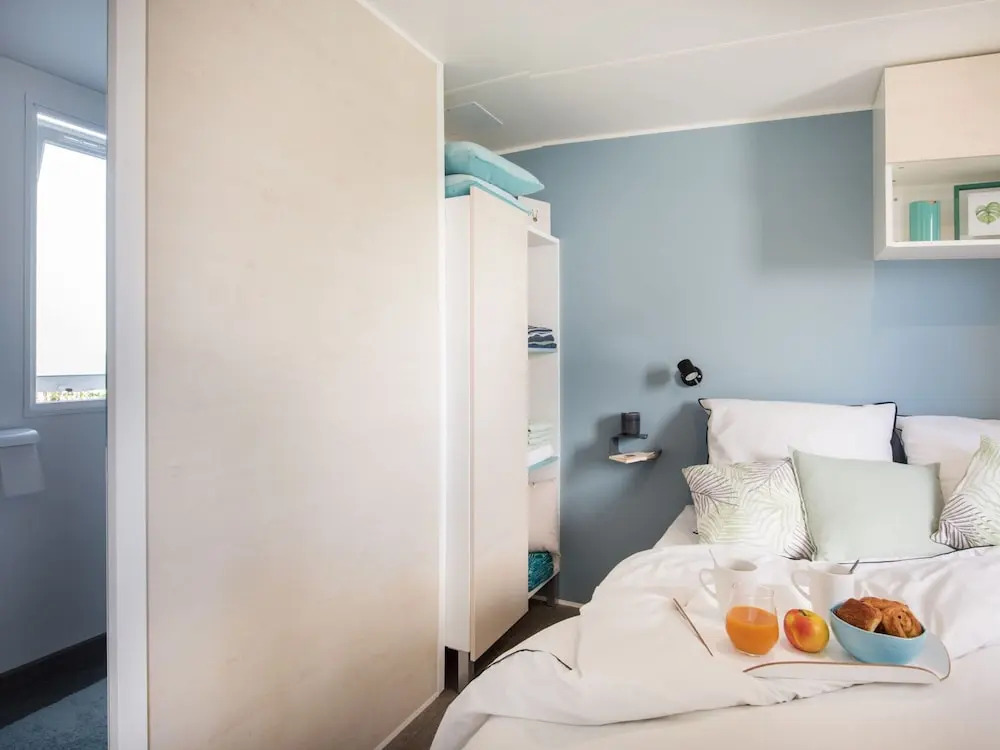 Comfortable Chalet With Microwave, on a Holiday Park 1 km. From the Beach