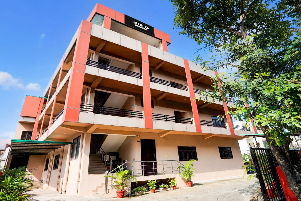Super Hotel O GMS Road Ballupur Chowk Formerly Maira Residency