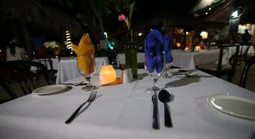 Bar-B-Barn Beach Hotel