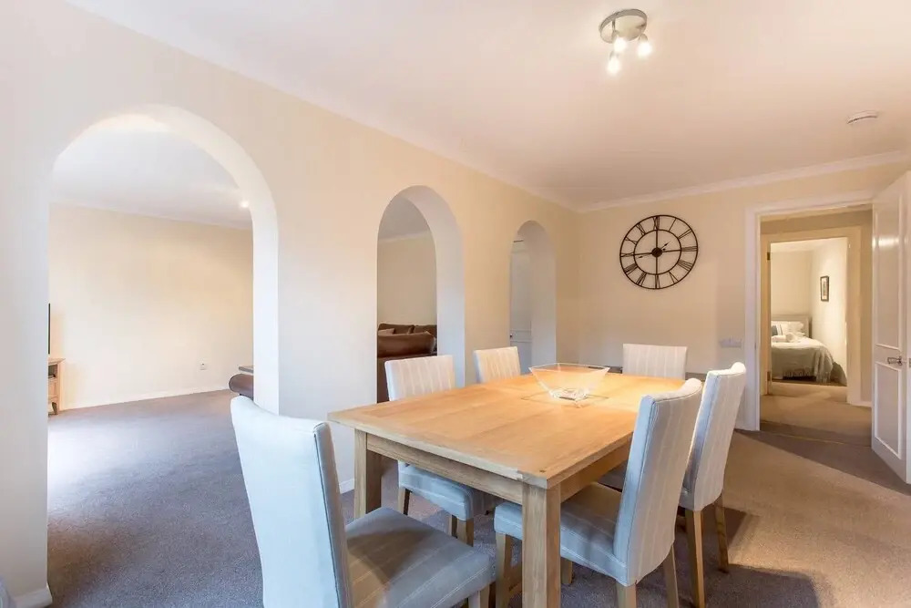 Historic City Centre Apt with Free Secure Parking