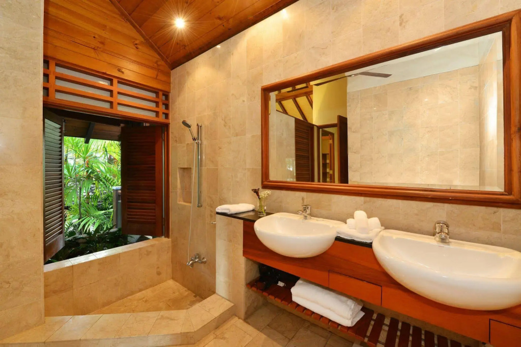 Palm Bliss Villa - A Central Balinese Pool Oasis