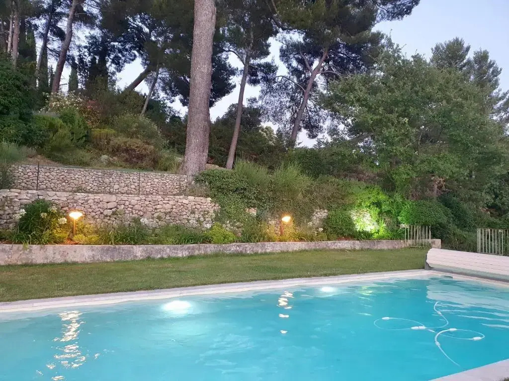 Appartement d'une chambre avec piscine partagee jardin clos et wifi a Aix en Provence