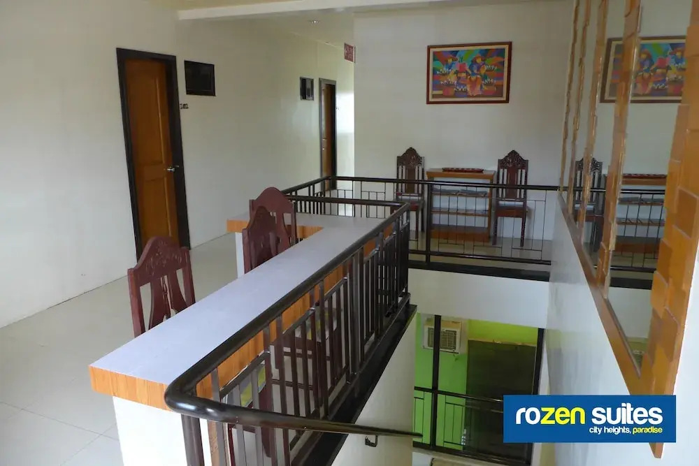 Rozen Suites Paradise