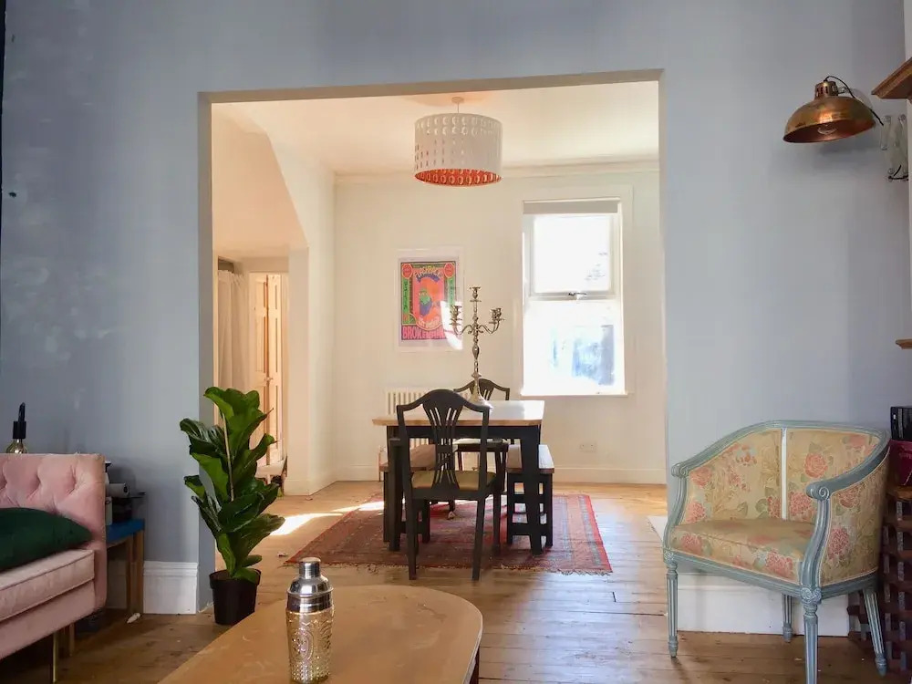 5 bedroom Seaside Townhouse Beautifully Renovated