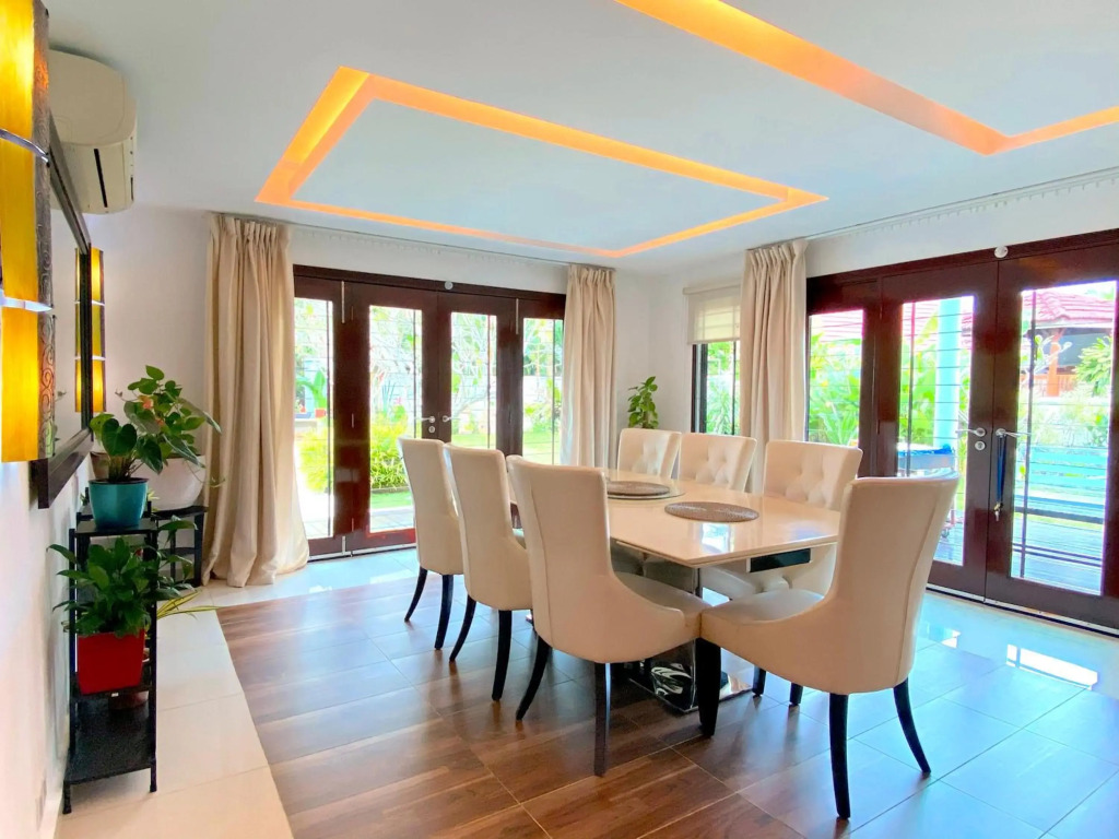 12Haven Stunning Seaside Luxury Villa PD with Kids Pool