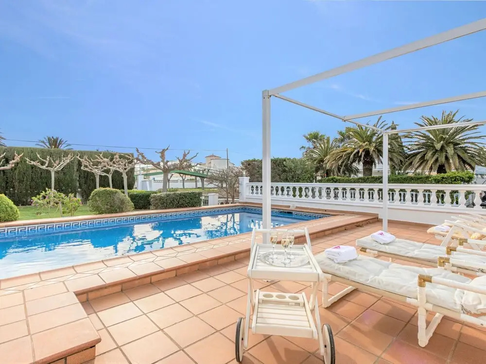 Luxurious Holiday Home in Empuriabrava With Private Pool