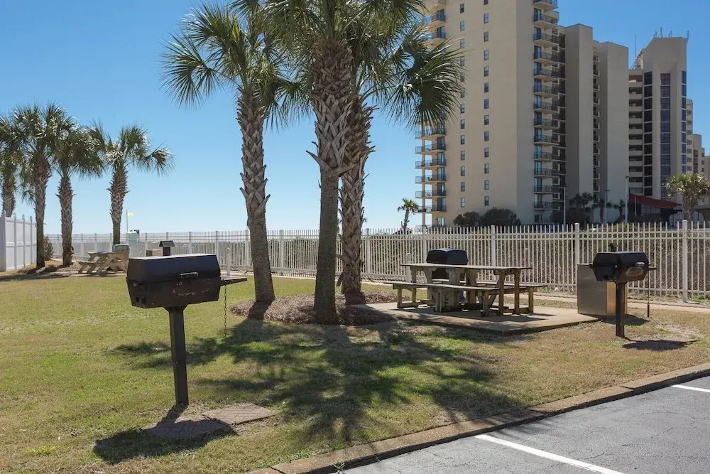 Seaside Beach and Raquet 4710