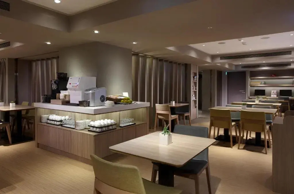 Royal Inn Taipei Linsen - Huashan 1914 Creative Park