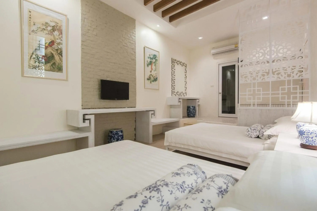 Onya Phuket Hotel