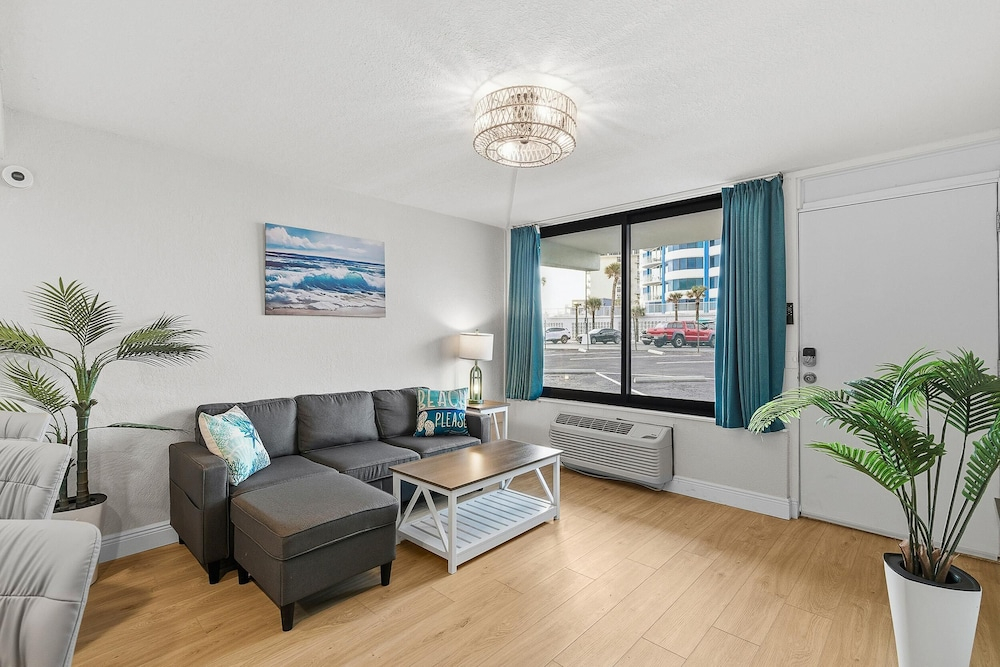 Ocean Breeze Resort 109