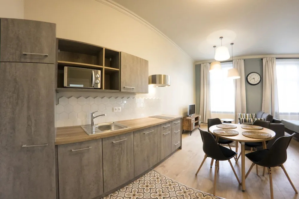 Rister Apartments