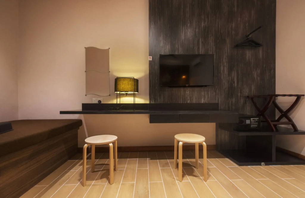 Hotel Twenty 8B