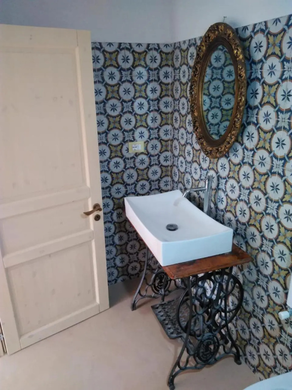 La casa dalle finestre blu