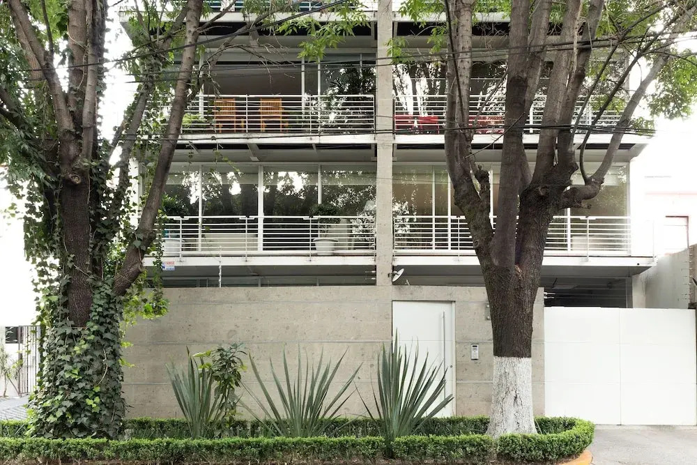 THE LOCAL WAY, POLANCO. Plinio 130