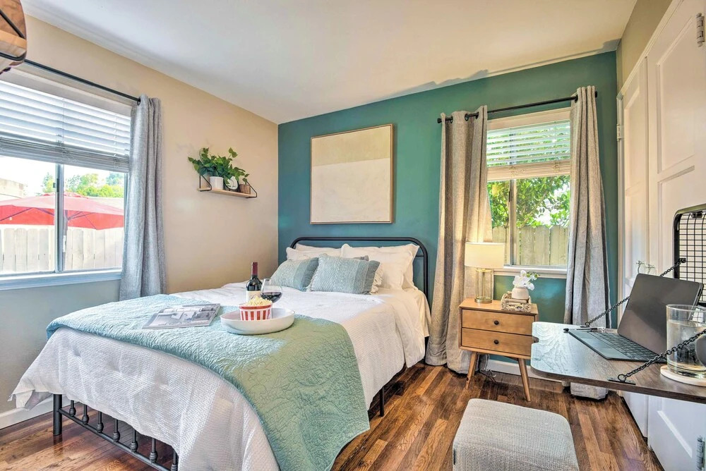 1 Mi to Dtwn Burbank: Mod Gem w/ Private Yard