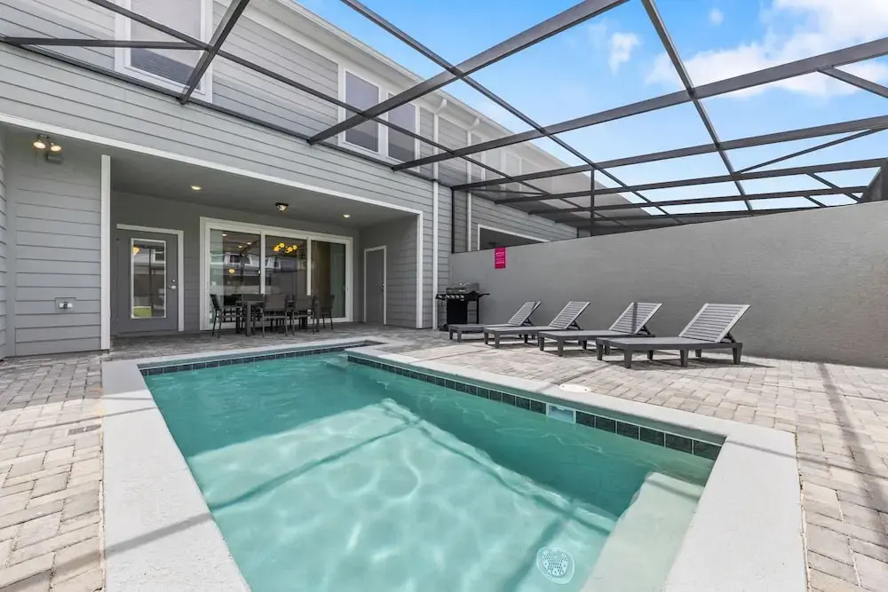1287 Blue Paradise Way