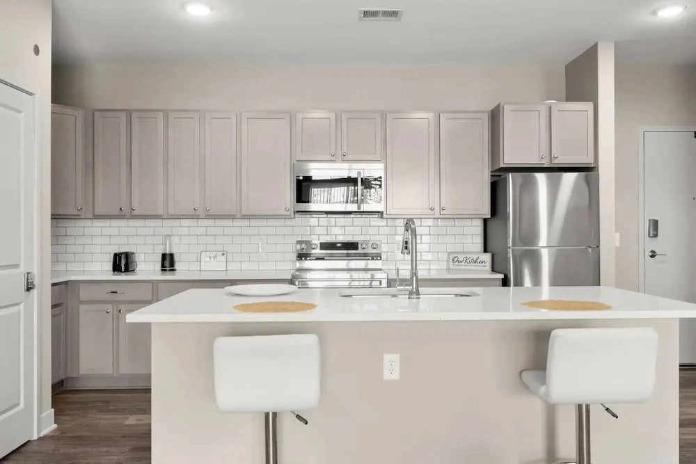 Spacious Whitestown Getaway