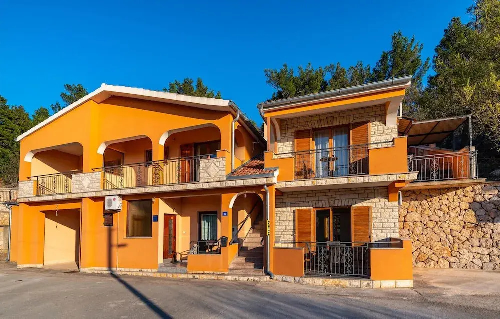Nice Apartment in Modric With 1 Bedrooms and Wifi