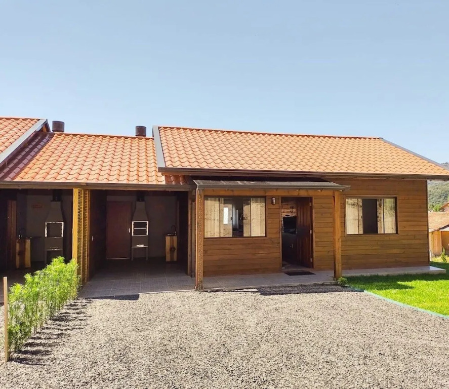 Casa Completa | 2 Suítes + Jardim com Fogo de Chão