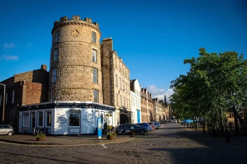 Studio flat with free Parking