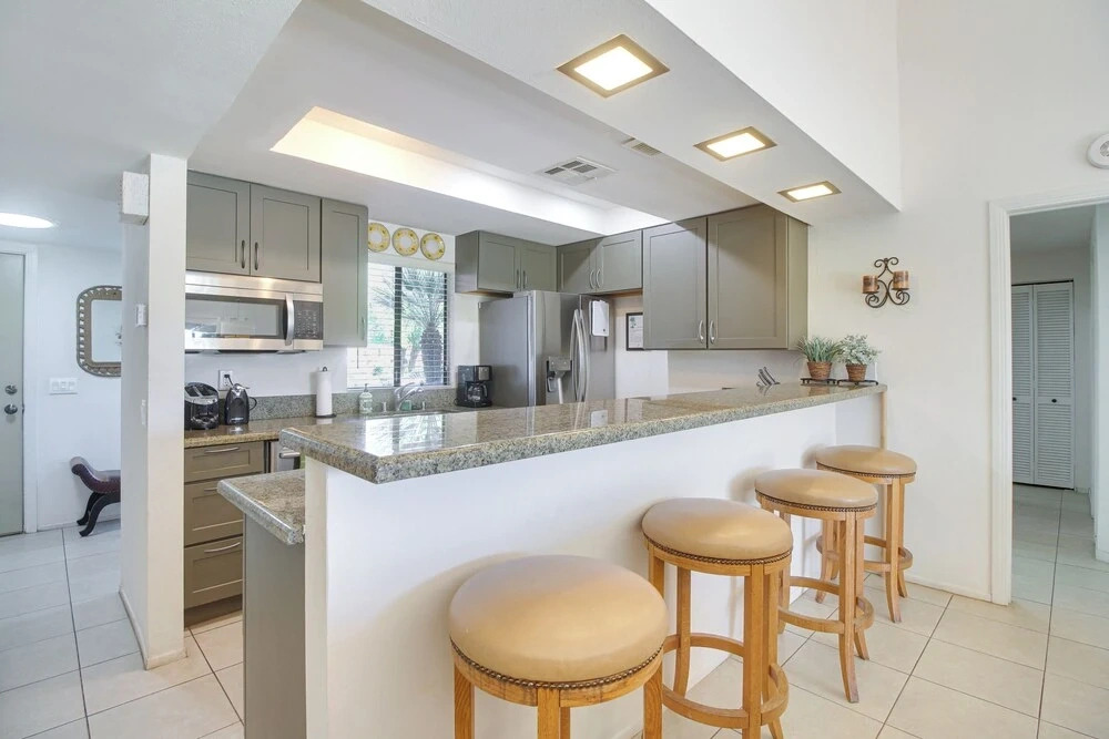 Pet-friendly Palm Desert Gem on Golf Course!