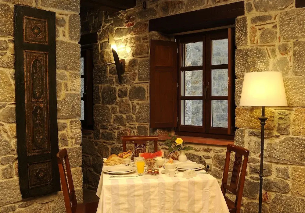 Xemoni Hotel