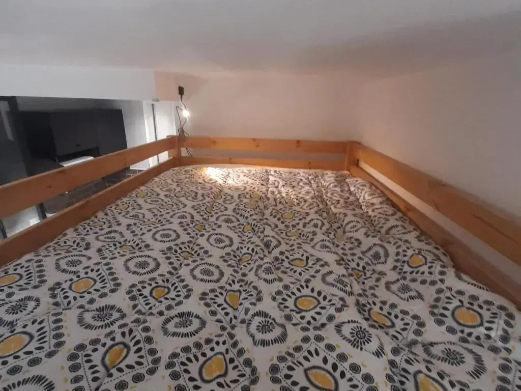 Appartement rénové 20m² au pied des pistes avec balcon et parking gratuit - FR-1-515-110