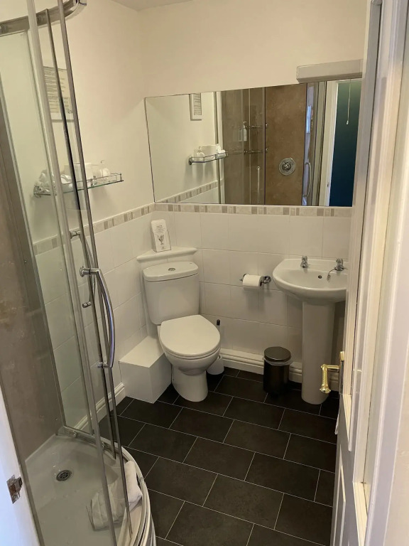 Kirkwood Guest House, free parking, electric car point
