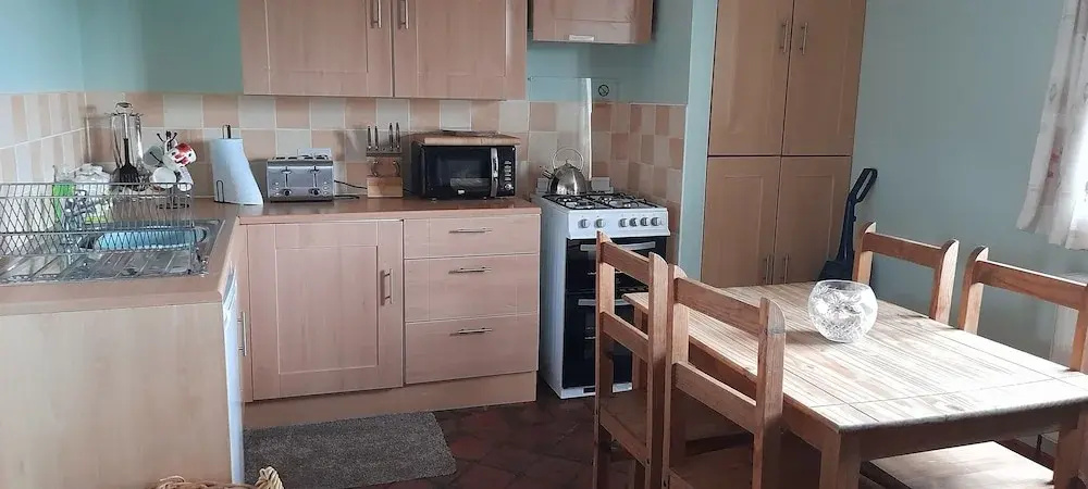 Beautiful 1 Bedroom Cottage With Fishing Lake