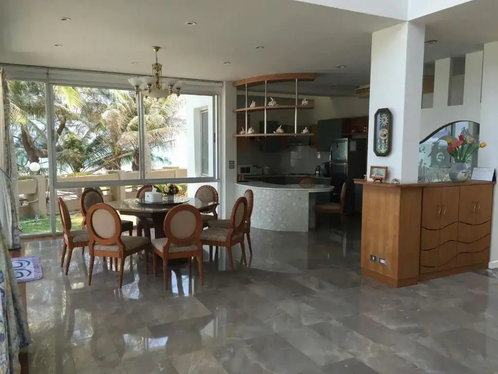 Private Beach Front 5 Bedrooms House