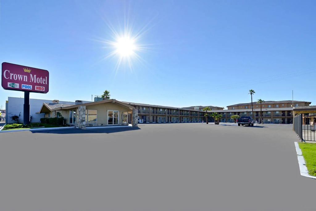 Crown Motel