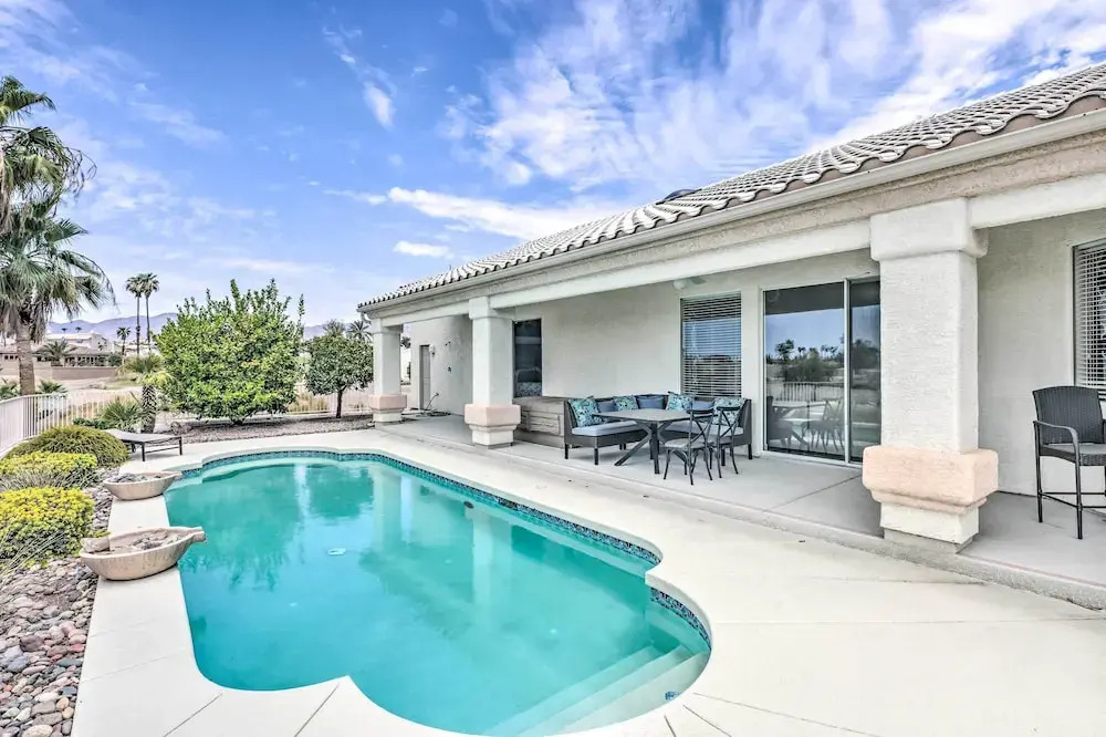 Sunny Snowbird's Retreat w/ Lake Havasu Views!