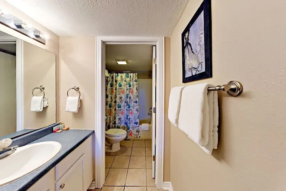 131 Sea Breeze 1 Bedroom 1 Bathroom Condo