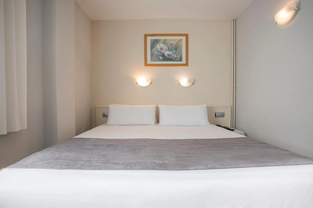 Hotel Camellot by Nexta