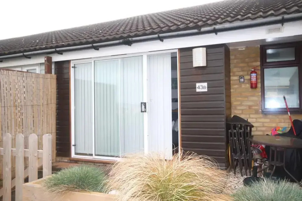 43B Medmerry Park 2 Bedroom Chalet