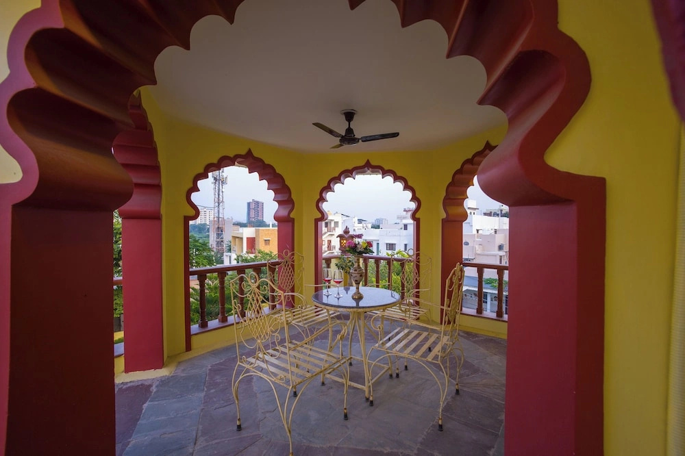 Alaya Stays Abhimanyu Mansion Topaz 2BHk