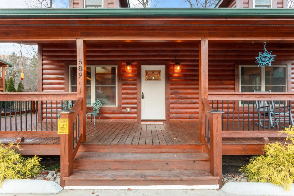 The Snow Owl Cabin