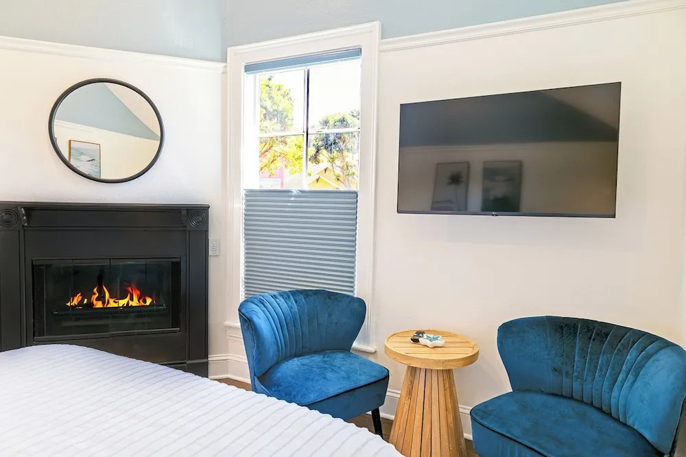 BytheSea Inn