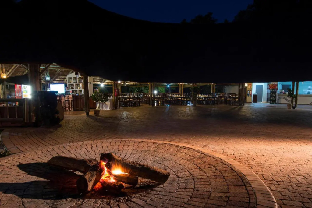 Azambezi River Lodge
