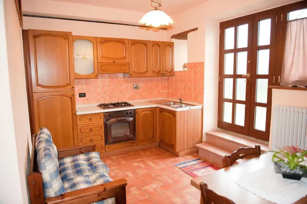 Charming house in Caprese Michelangelo with shared pool