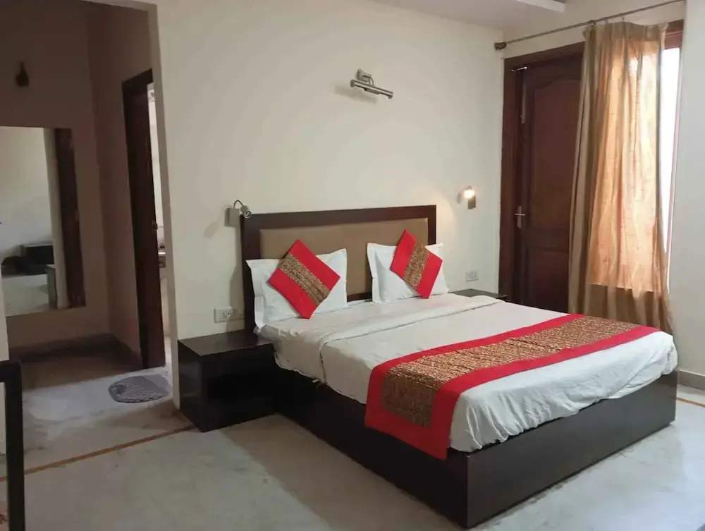 Hotel Royal India - South City 1