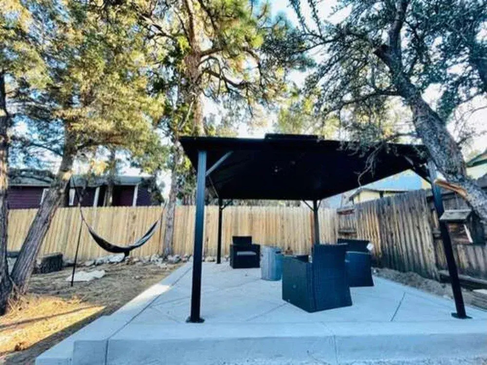 Jaybird'S Cabin