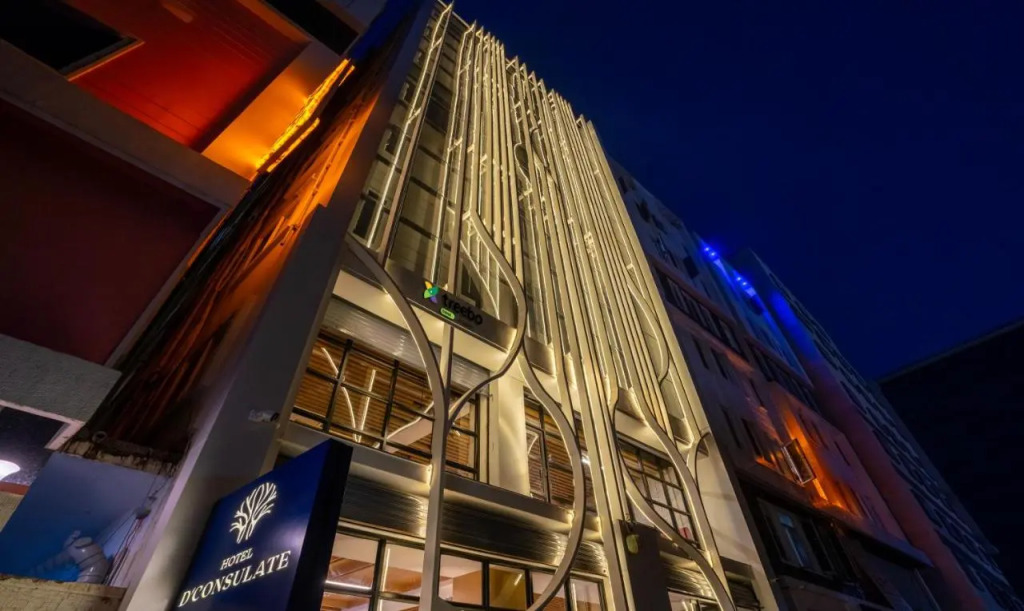 Treebo Premium D Consulate, 5 Mins Walk To Us Consulate